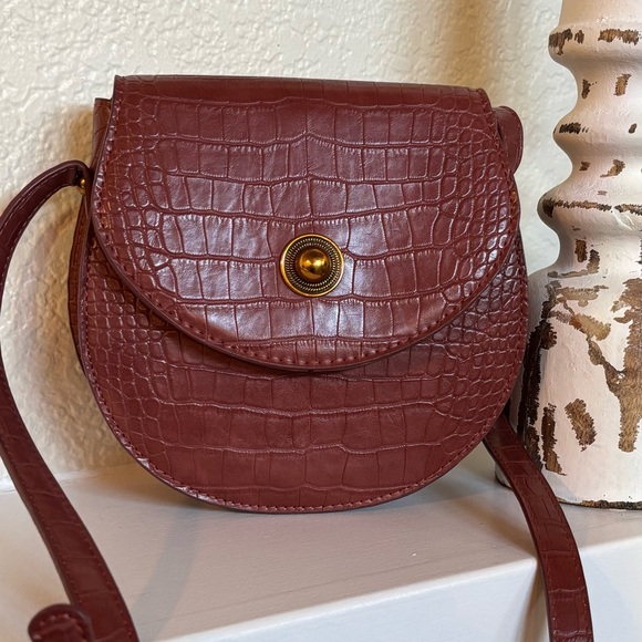 🍂Sweet Level Chic Croc-Embossed Crossbody Bag Rich Brown, Purse Scarf Included🍂 - Picture 2 of 16